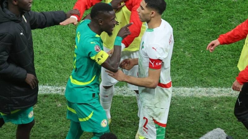 Nach skandalösen Szenen: „In Verruf“ gebracht – Sperren für Trainer und Spieler von Afrika-Cup-Finale