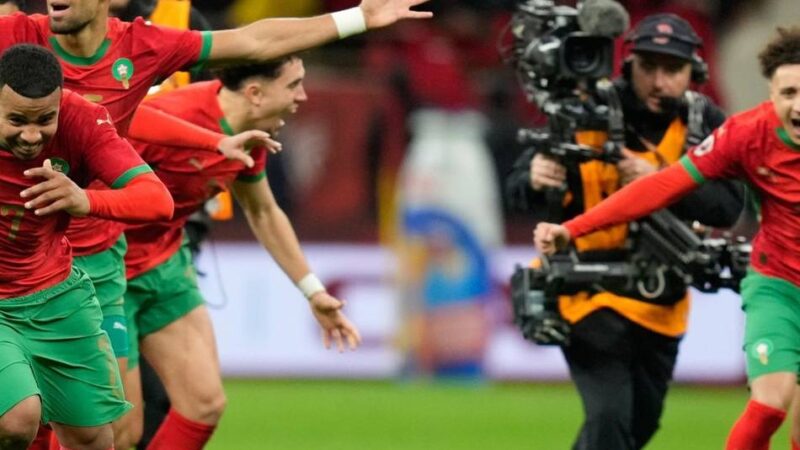 Entscheidung im Elfmeterschießen: Marokko jubelt – gegen Senegal um den Titel