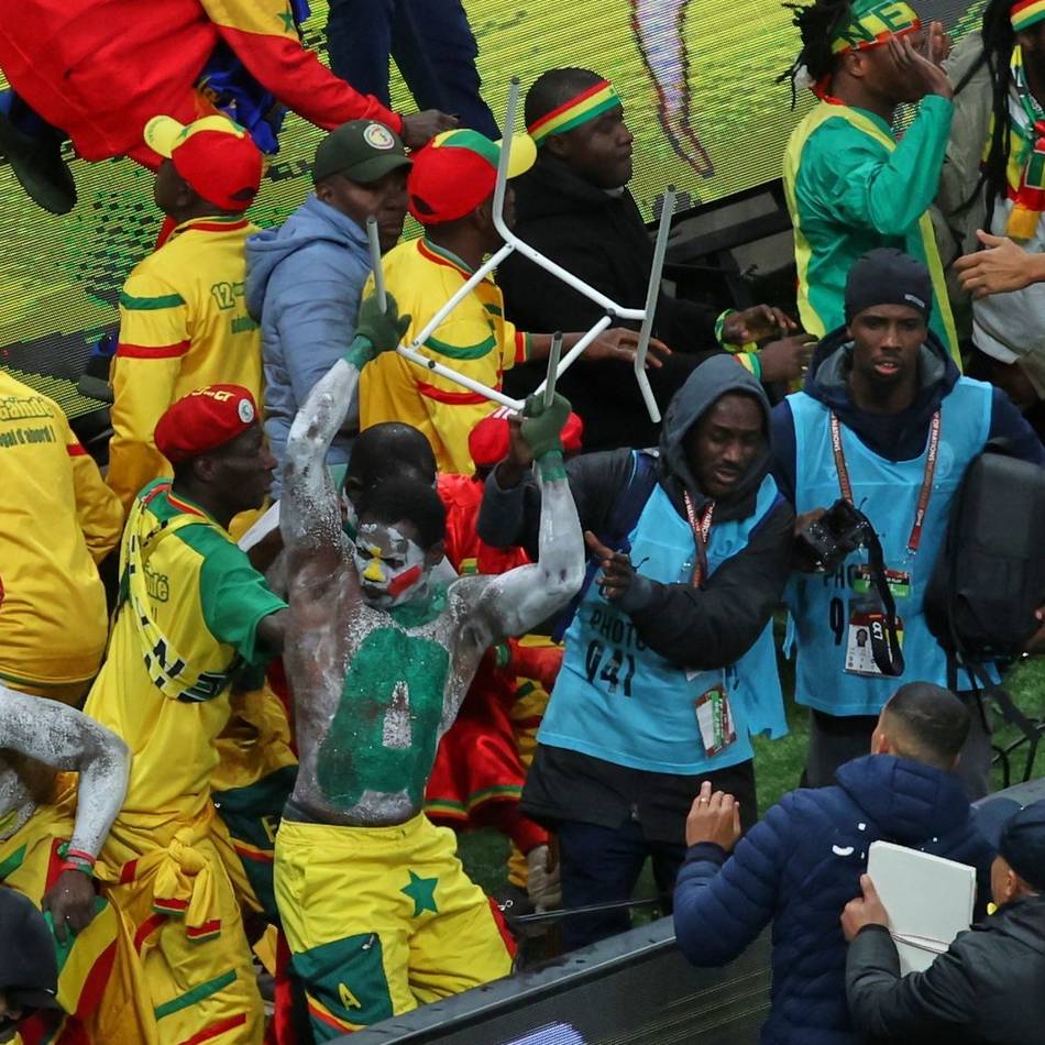 Afrika-Cup endet irre: „Beschämend“ – Mané rettet Chaos-Finale, Infantino tobt