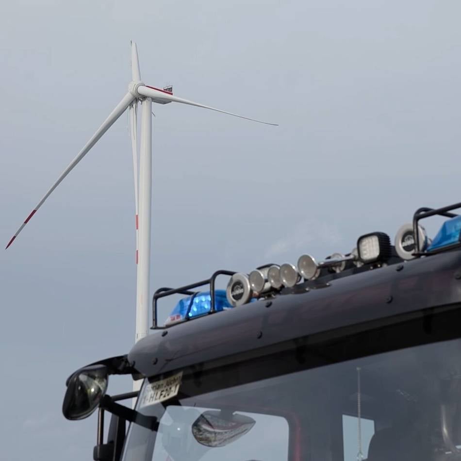 A44n war sieben Stunden gesperrt: Windrad abgeknickt – Tagebau-Autobahn ist endlich wieder frei