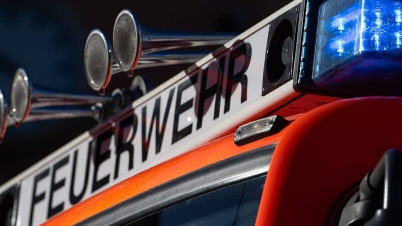 Silvesternacht in Dormagen: Randalierer greifen Polizei und Feuerwehr mit Pyrotechnik an