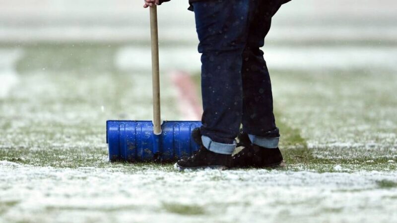 DFL wegen Wintereinbruch „alarmiert“: Winter-Chaos in Deutschland – Ist der Bundesliga-Restart in Gefahr?
