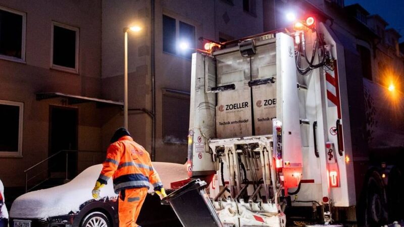 Leerung wird nachgeholt: Winterwetter verzögert Müllabfuhr in Teilen von Dormagen