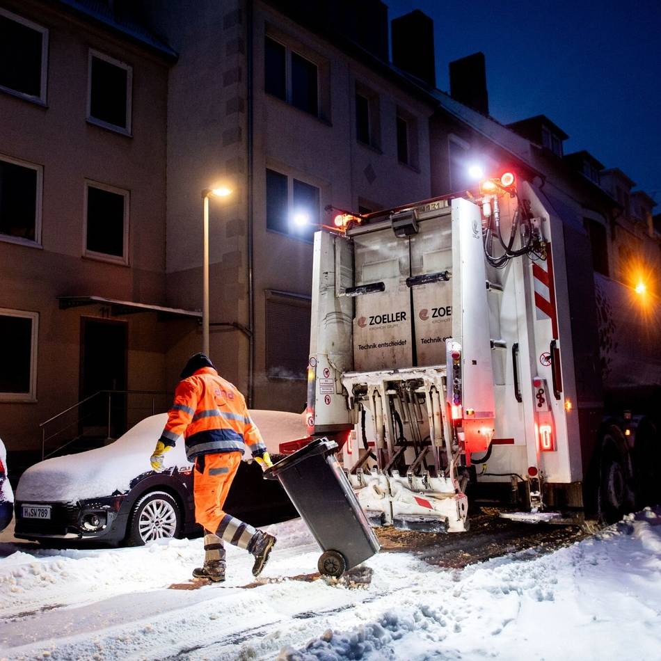 Leerung wird nachgeholt: Winterwetter verzögert Müllabfuhr in Teilen von Dormagen