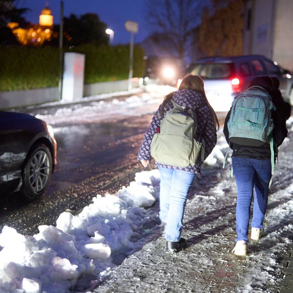 Notfallbetreuung wird eingerichtet: Wegen Glättegefahr – Präsenzunterricht fällt auch in Grevenbroich aus
