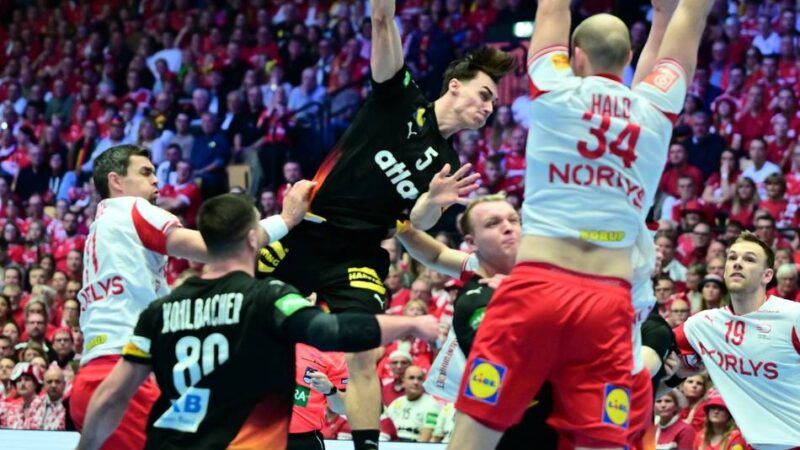 Pleite gegen EM-Gastgeber: Deutschlands Handballer vergeben ersten Halbfinal-Matchball