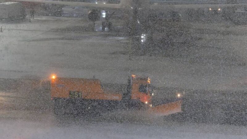Wintereinbruch in NRW: Diese Flüge fallen in Düsseldorf und Köln/Bonn aus oder sind verspätet
