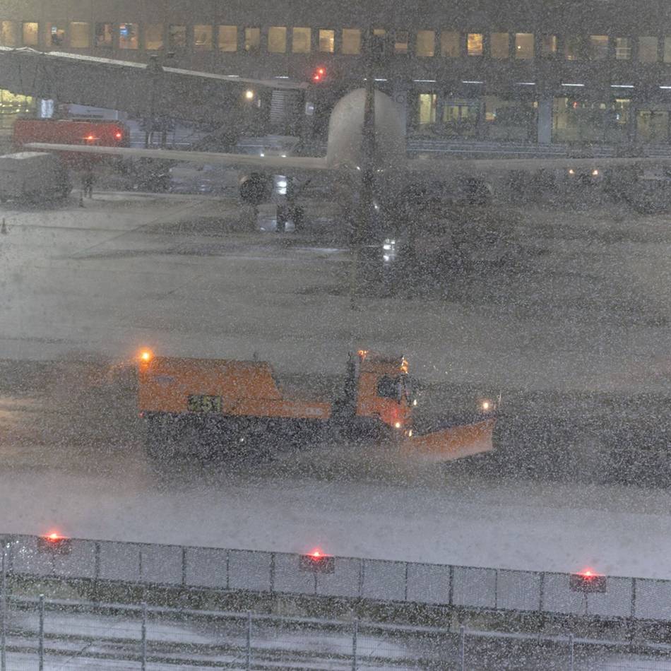 Wintereinbruch in NRW: Diese Flüge fallen in Düsseldorf und Köln/Bonn aus oder sind verspätet