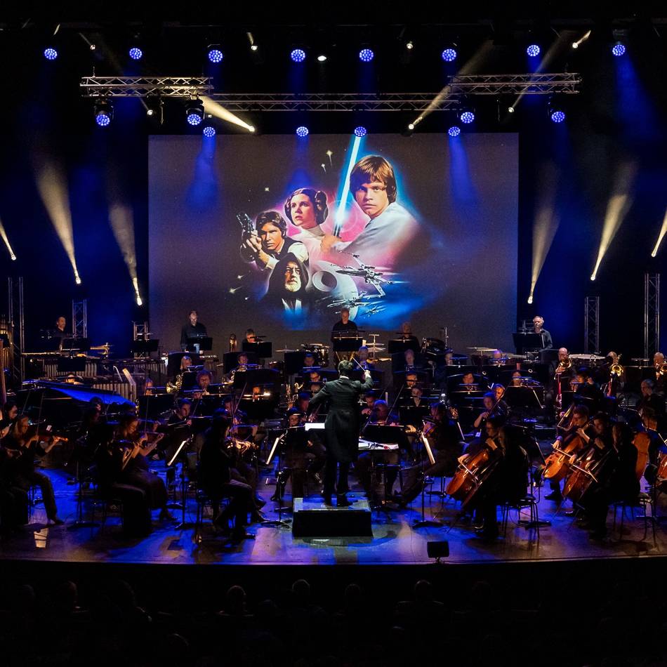 Konzert in Mönchengladbach: Hollywood und Popcornduft bei „Helden der Leinwand“ im Theater