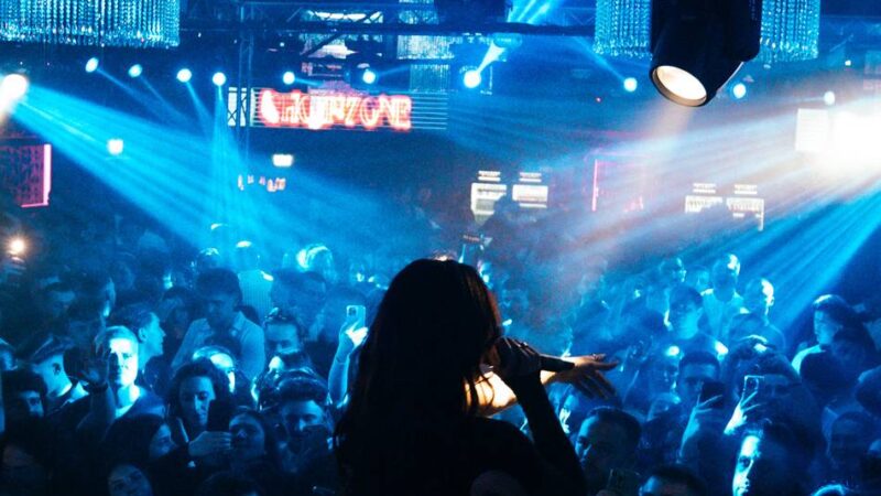 Sicherheit in Neusser Clubs nach Katastrophe in Crans-Montana: „Menschliches Versagen ist immer möglich“