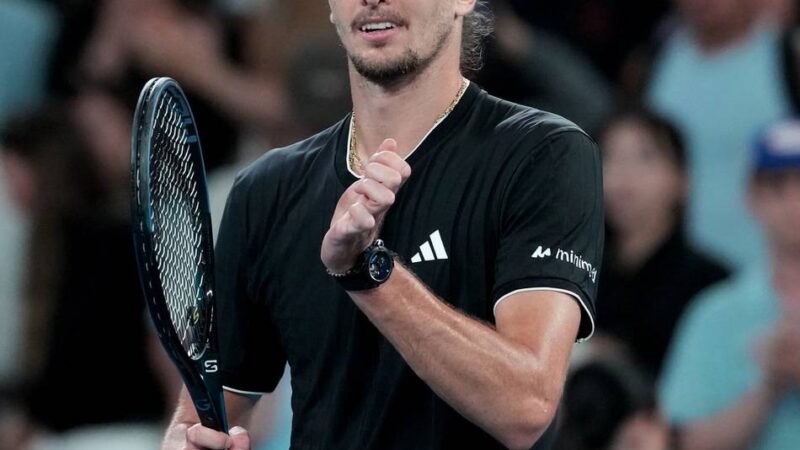 Australian Open: Zverev nach Regenpause in Runde drei – Alcaraz zu stark für Hanfmann