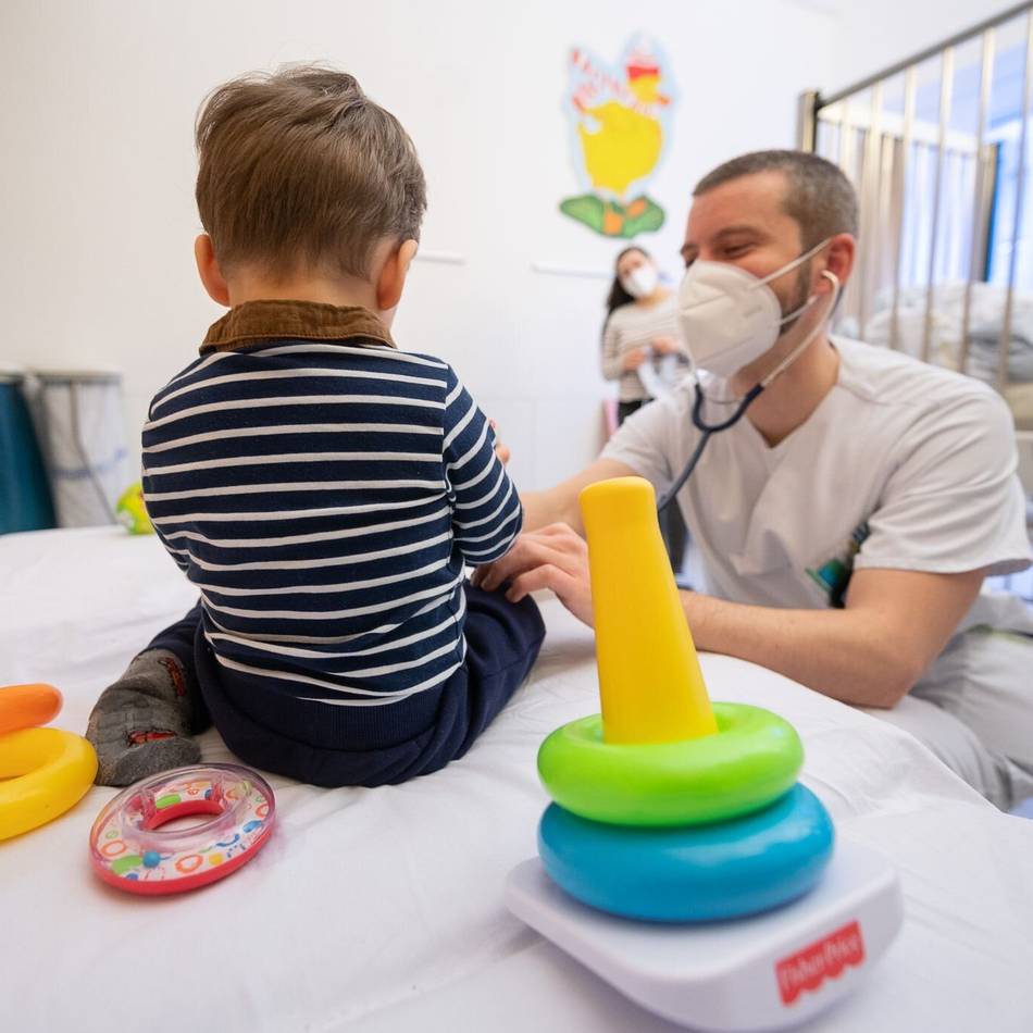 Kinderärzte in Dormagen: Warum Eltern teilweise lange auf Termine warten