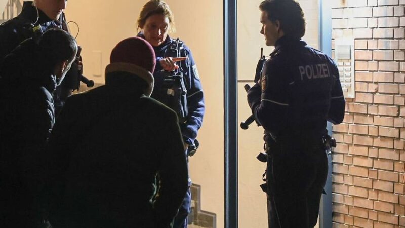 Mordkommission ermittelt: Düsseldorferin stirbt nach Attacke – Sohn in Untersuchungshaft