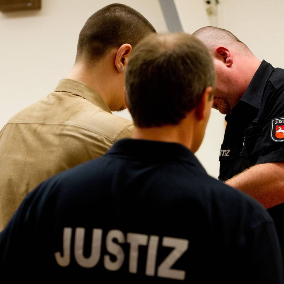 Soll seine Freundin misshandelt haben: Maschsee-Mörder war bei Festnahme in Düsseldorf bewaffnet