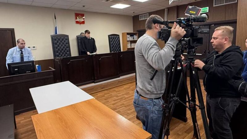 Strafprozess in Russland: Moskauer Gericht verschiebt Prozess gegen Jacques Tilly erneut