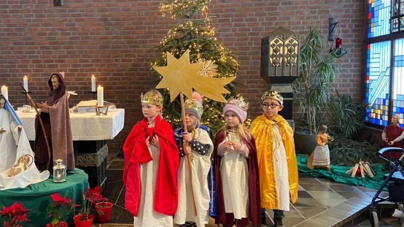 Caritas schickt eigene Gruppe: Kita-Sternsinger zogen durch Dormagen