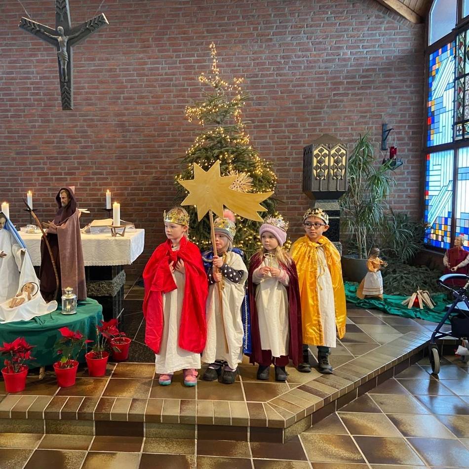 Caritas schickt eigene Gruppe: Kita-Sternsinger zogen durch Dormagen