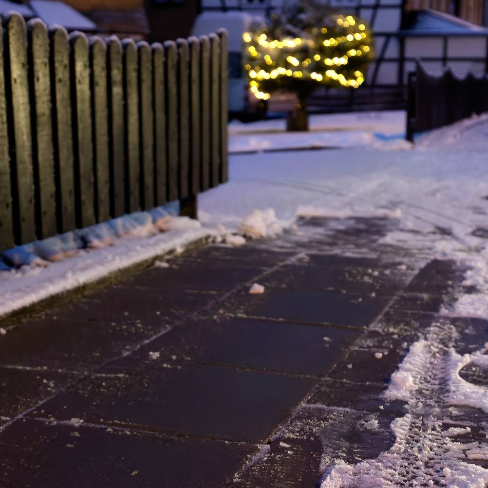Umweltverbände raten zu Alternativen: Salzfrei streuen ist in Leverkusen auf dem Vormarsch
