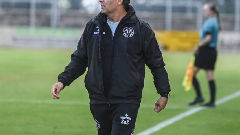 Platzsperre nicht aufgehoben: VfR Warbeyen flüchtet in die Halle – und der Trainer freut sich