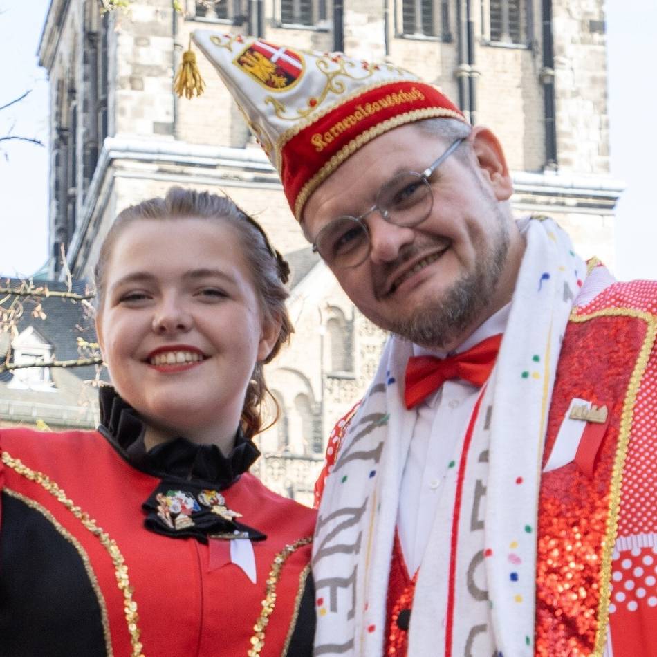 Närrisches Jubiläum für Neusser Liedermacher: „Titschy“ präsentiert Sessionshits mit Herz, Haltung und Heimatstolz