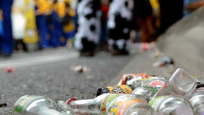 Stadt droht mit Zwangsgeld: Hier herrscht am Rosenmontag in Kempen Glasverbot