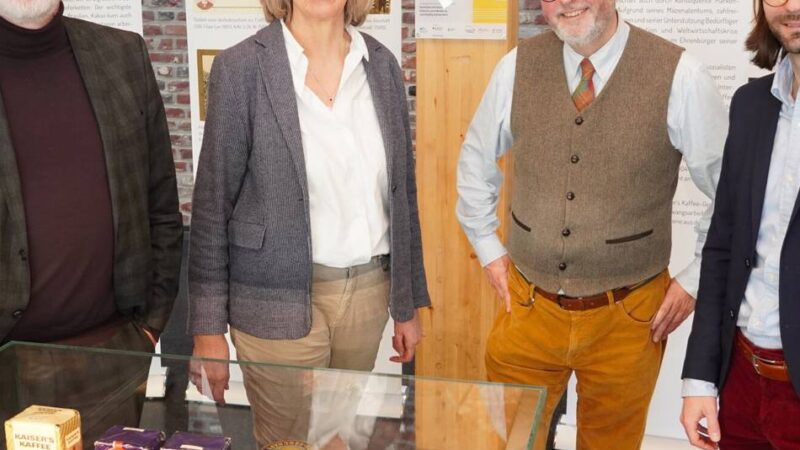 Ausstellung über Kaiser’s Kaffee: Erkennungszeichen: Lachende Kaffeekanne