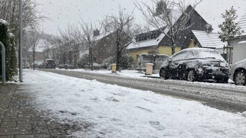 Räumen und Streuen in Meerbusch: Winterdienst bereitet sich auf nächsten Schneefall vor