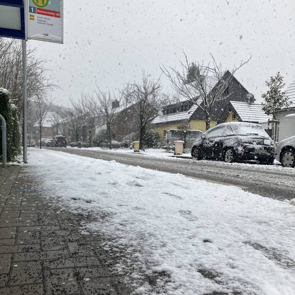 Räumen und Streuen in Meerbusch: Winterdienst bereitet sich auf nächsten Schneefall vor