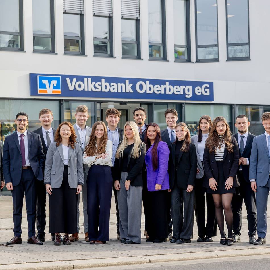 Volksbank Oberberg: 15 neue Bankkaufleute erfolgreich ausgebildet