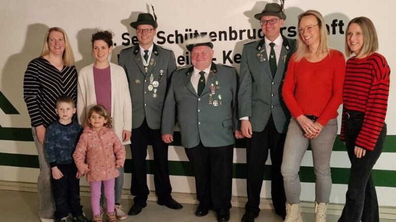 Spende übergeben: Schützen unterstützen Kita und Grundschule in Kervenheim