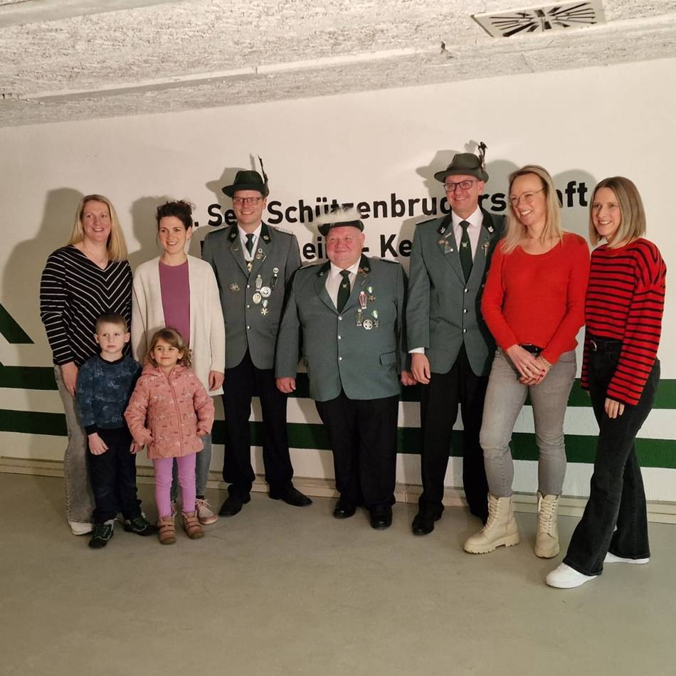 Spende übergeben: Schützen unterstützen Kita und Grundschule in Kervenheim