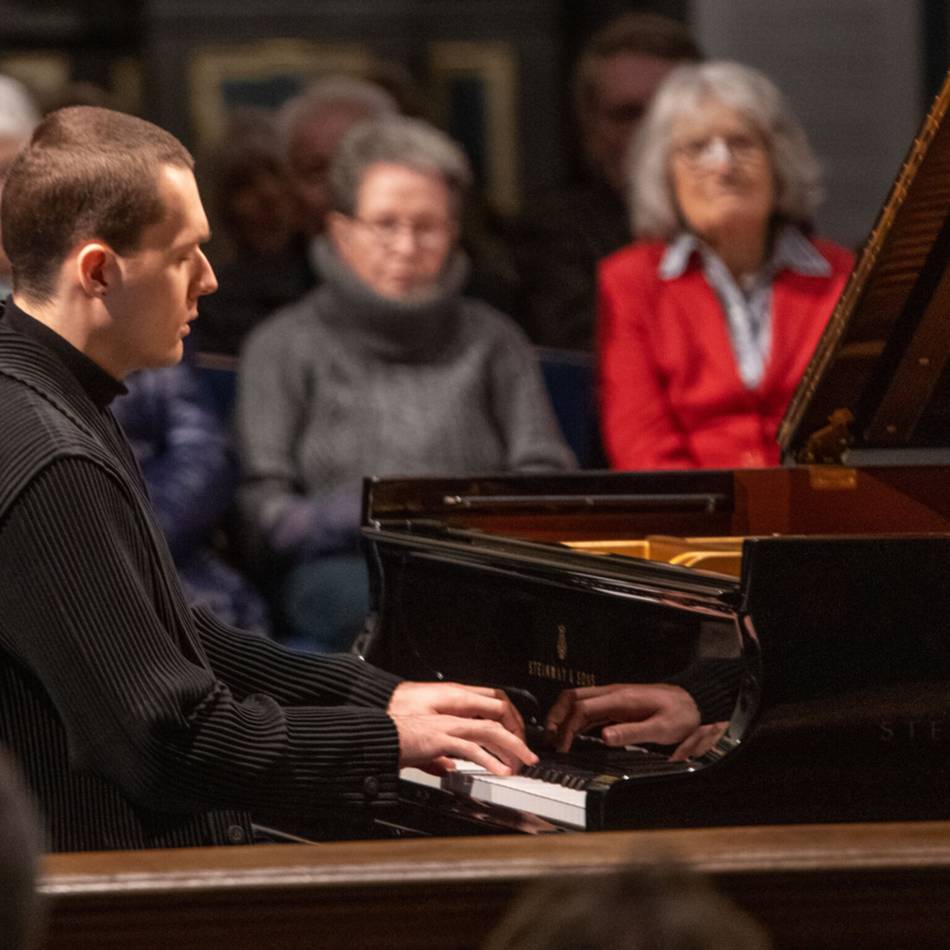 Lukas Sternath zu Gast in der Kempener Paterskirche: Senkrechtstarter überzeugt auch junges Publikum