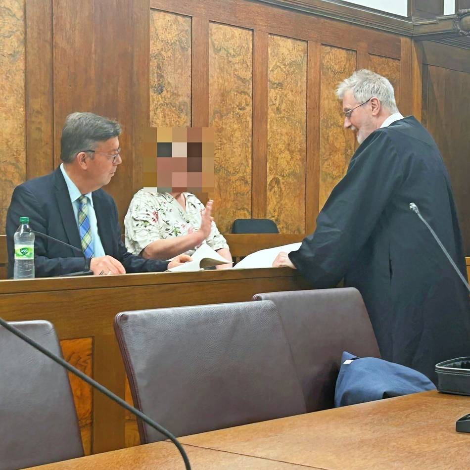 Prozess in Duisburg: Tochter erstickte pflegebedürftige Mutter – Haftstrafe für Ukrainerin