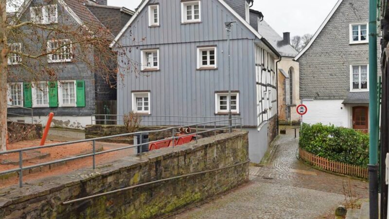 Die Baumaßnahmen reichen von der Nevigeser Altstadt bis zu Wohnstraßen auf Tönisheide: Die Technischen Betriebe haben einiges vor