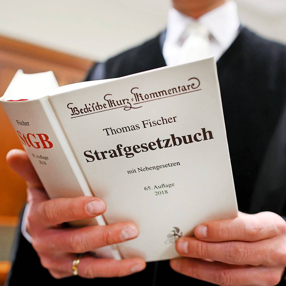 Der 49-jährige kontaktierte über das Internet das Profil einer vermeintlichen Zwölfjährigen mit sexuellen Themen: Chat mit einem Lockprofil: Velberter muss für versuchten Kindesmissbrauch in Haft