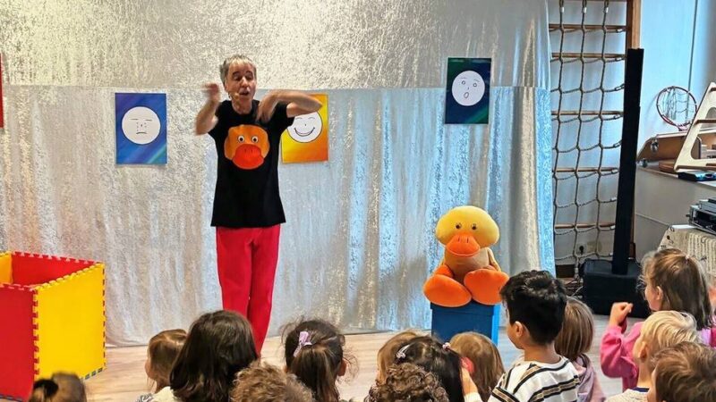 Ein Theaterstück zum Mitmachen begeisterte selbst die Kleinsten: DRK-Kita-Kinder im Dschungel der Gefühle