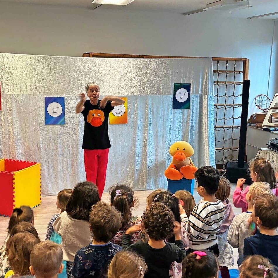Ein Theaterstück zum Mitmachen begeisterte selbst die Kleinsten: DRK-Kita-Kinder im Dschungel der Gefühle