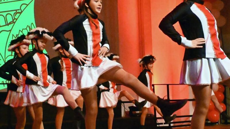 Das Garde- und Showtanzfestival des Festausschusses begeisterte mit einem fast zwölfstündigen Mammutprogramm: Karneval in Velbert stellt einiges auf die Beine