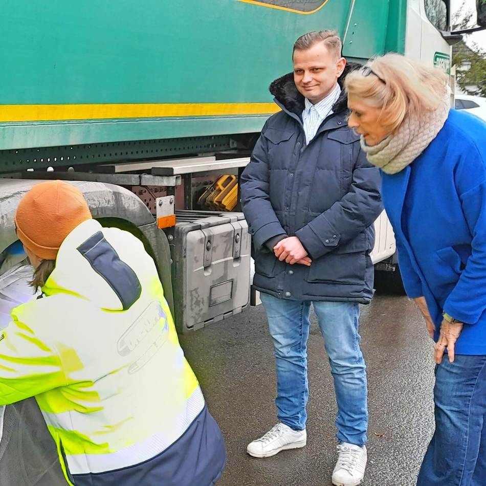 Müllabfuhr: In Wülfrath trotzen „Autosocken“ Schnee und Eis