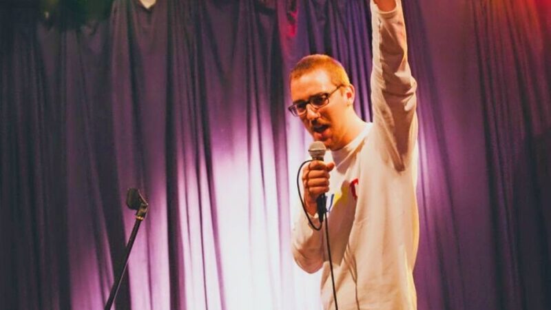 Der Wülfrather Comedian Jan Schmidt präsentiert sein erstes Soloprogramm „Ich kann das alles nicht mehr“: „Spaß beim Scheitern mit sich selbst“