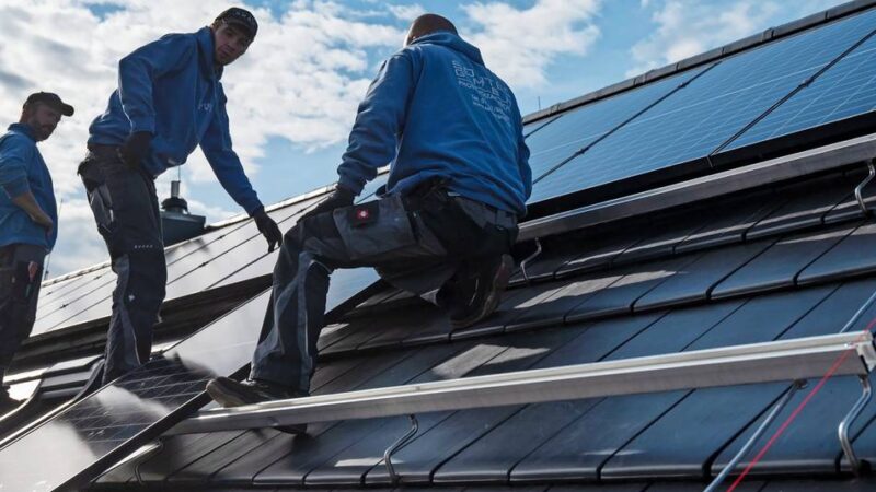 Energieberatung der Verbraucherzentrale NRW bietet in Wülfrath Orientierung: Durchblick bei der Dachsanierung