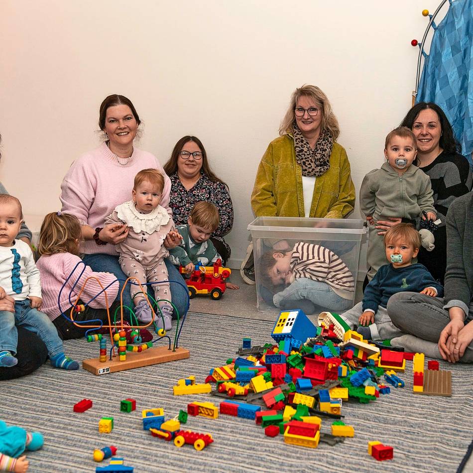 Café Cultura in Weeze macht’s vor: Warum eine gemeinsame Spielstunde mit dem Kind für Eltern so wertvoll ist