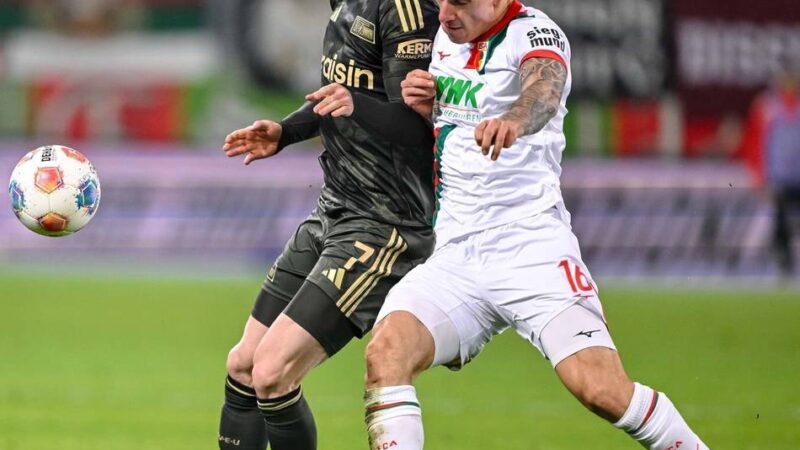 Wilde Schlussphase: Union Berlin trifft in Unterzahl und holt Punkt in Augsburg