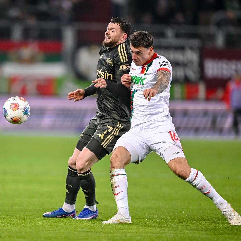 Wilde Schlussphase: Union Berlin trifft in Unterzahl und holt Punkt in Augsburg
