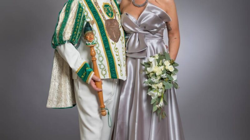 Karneval in Walsum: Choupi und Laura starten in eine kurze, aber heftige Session