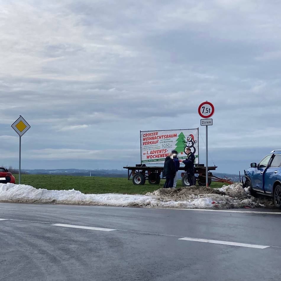 Unfall in Radevormwald: Kollision auf Kreuzung zwischen Önkfeld und Remlingrade