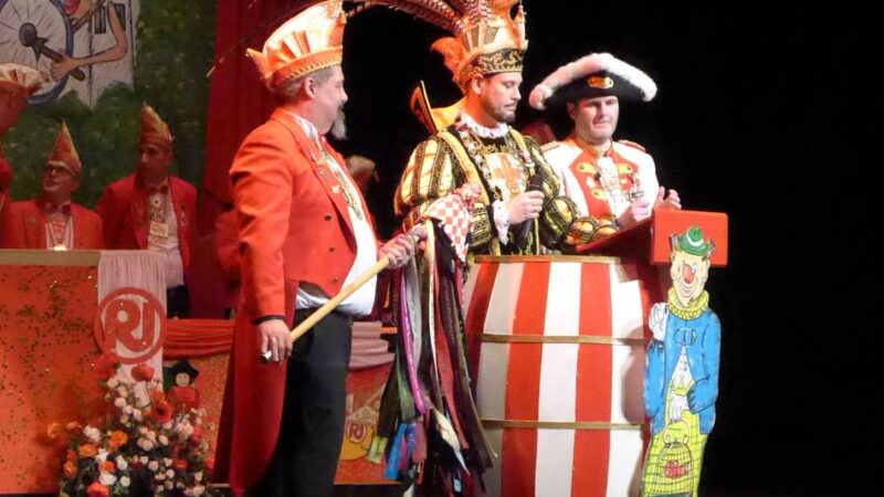 Karnevalsprogramm mit 140 Aktiven in Rheinberg: Super-Büttensitzung nach Rhinberkse-Jonges-Art