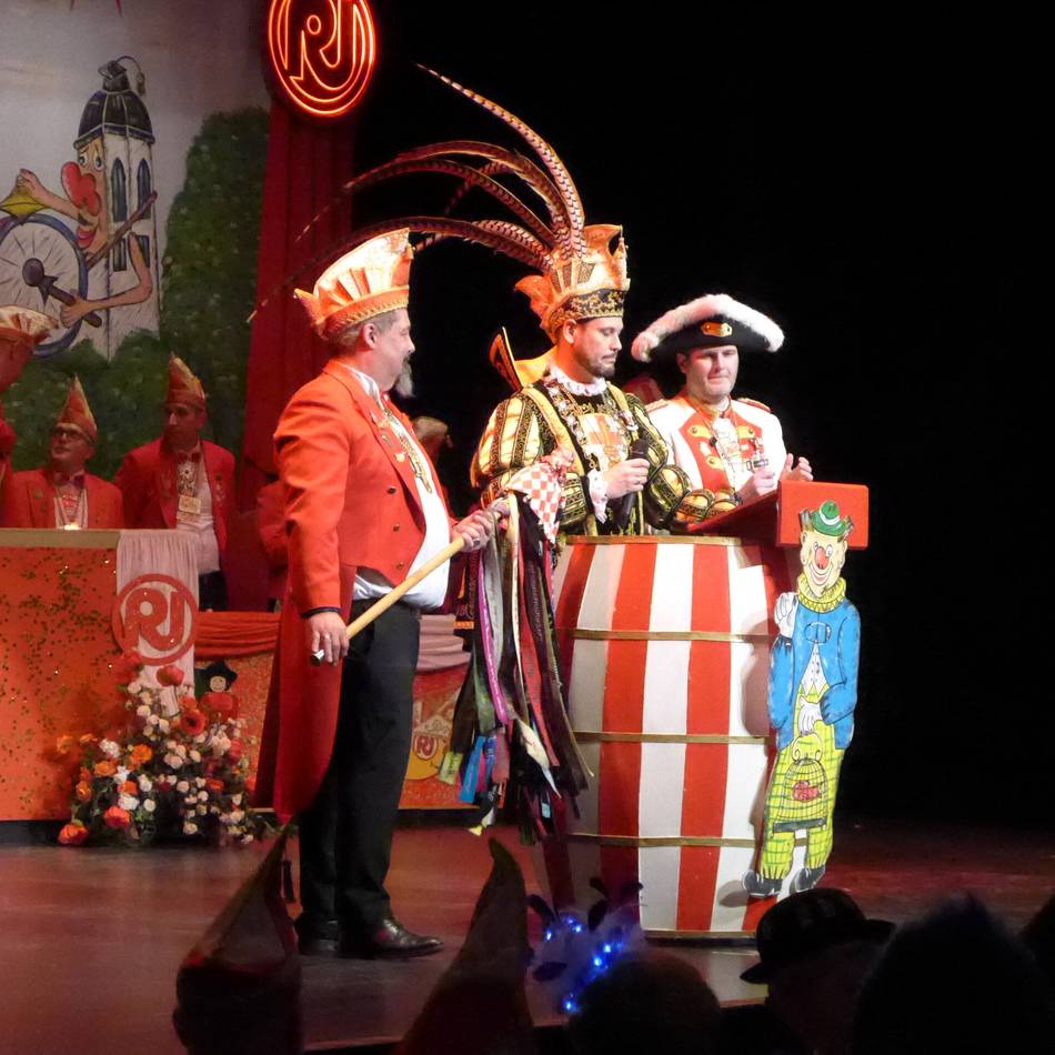 Karnevalsprogramm mit 140 Aktiven in Rheinberg: Super-Büttensitzung nach Rhinberkse-Jonges-Art