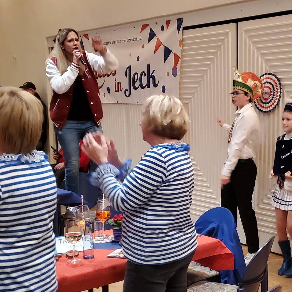 Karneval in Ratingen: „Ladies in Jeck“ feiern im Haus am Turm