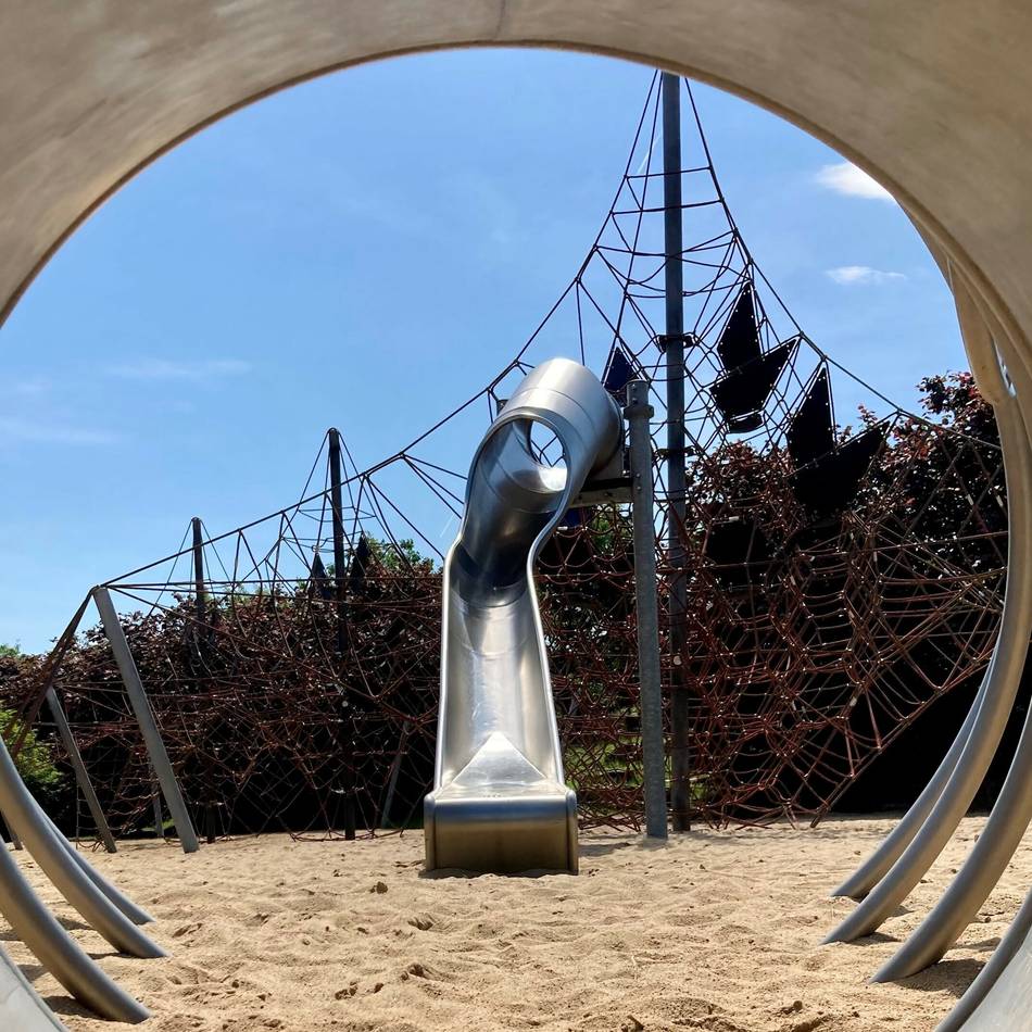 Spielplätze in Leverkusen: Von märchenhaft bis Hightech – wo Kinder echte Abenteuer erleben